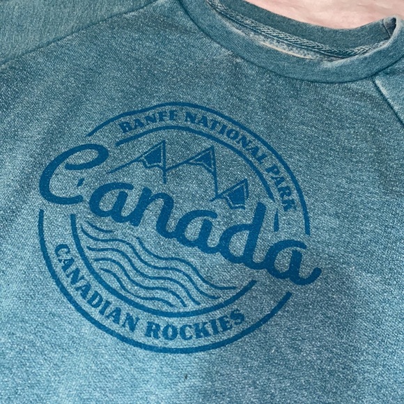 Banff Canada sweater 🦶 - Picture 3 of 4